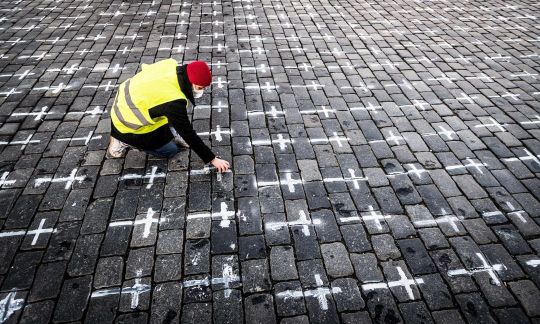 Praha, Staroměstské náměstí - Covid památník a rituál