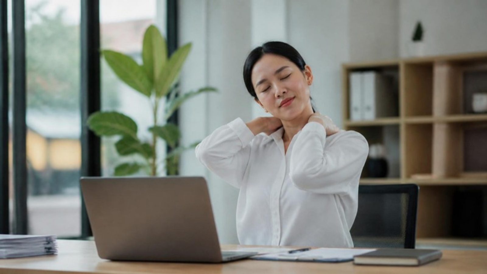 Làm việc quá sức: Dấu hiệu cảnh báo, tác động sức khỏe và cách phục hồi