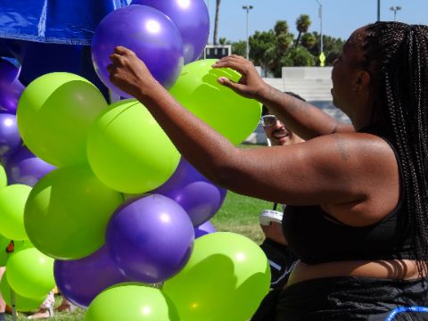Black Skate San Diego Designing Ballons