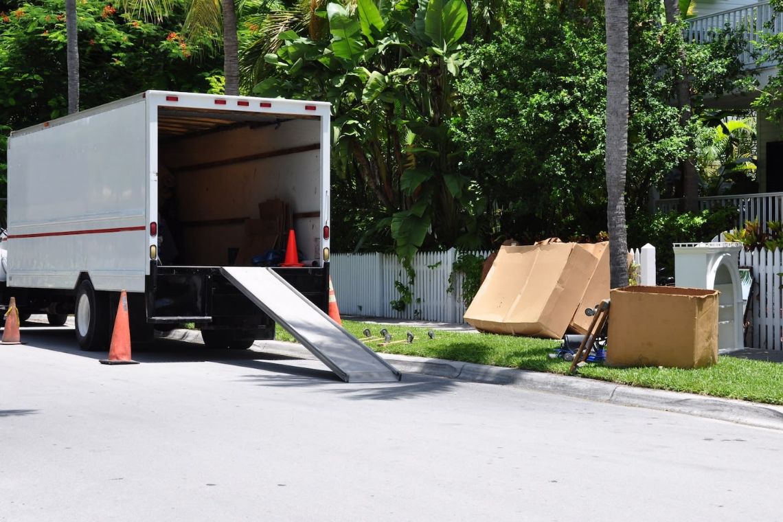 Services Discount Moving & Hauling LLC