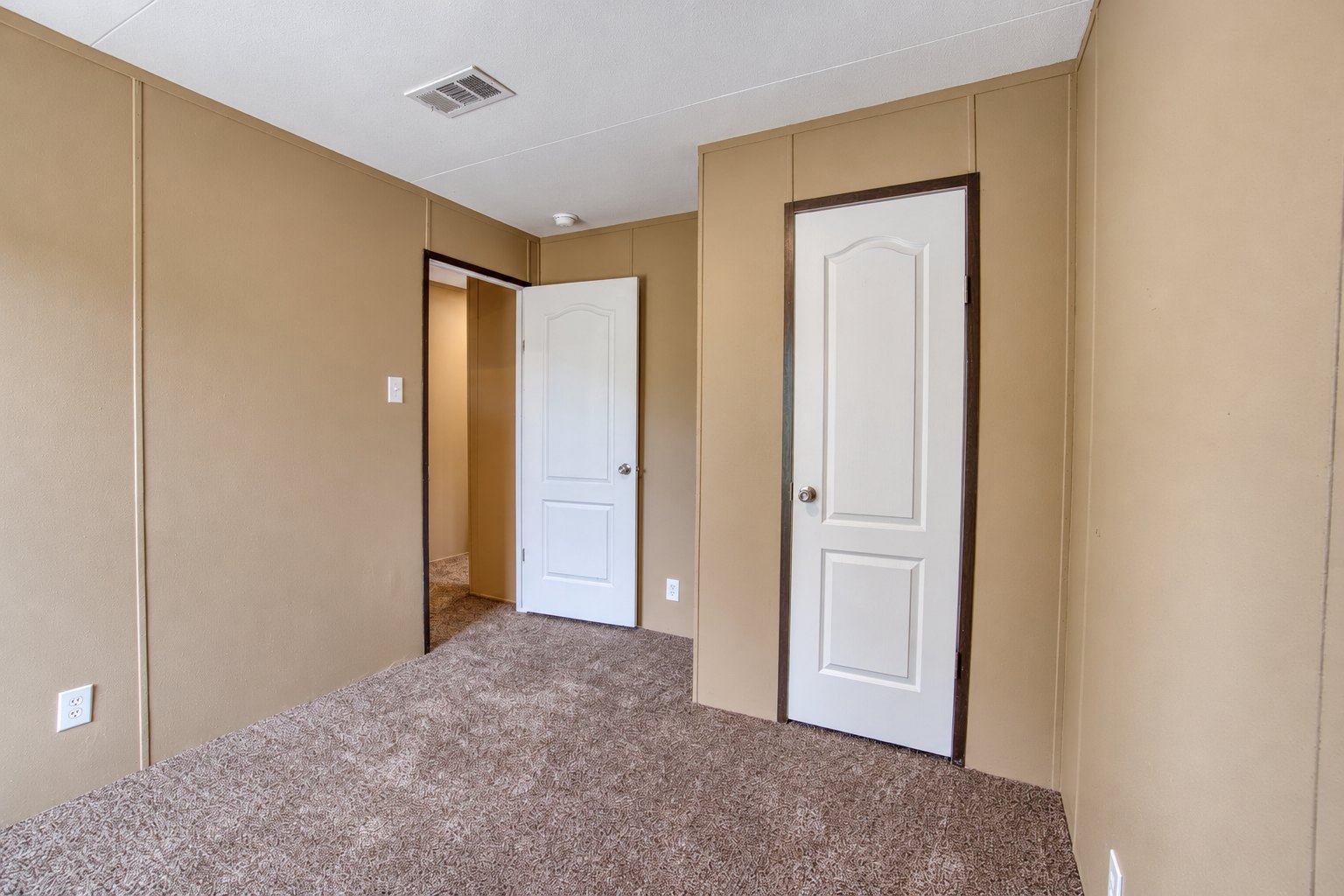 Bedroom with Closet - 332707 E Caprock Dr, Wellston OK