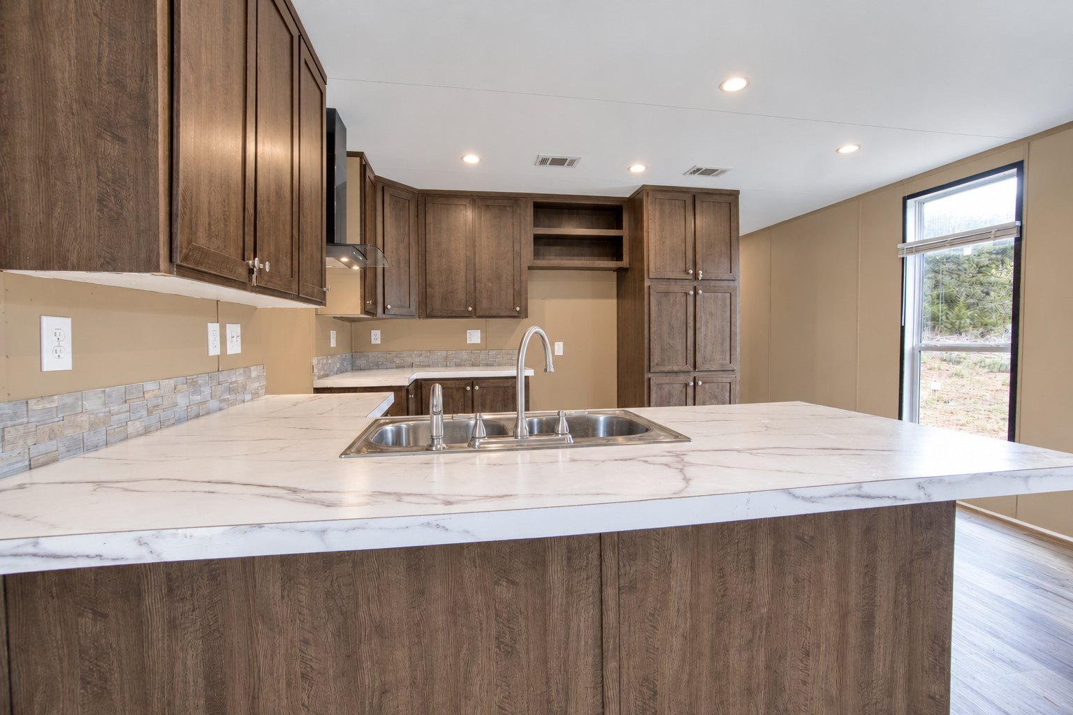 Kitchen with Peninsula and Double Sink - 332707 E Caprock Dr, Wellston OK