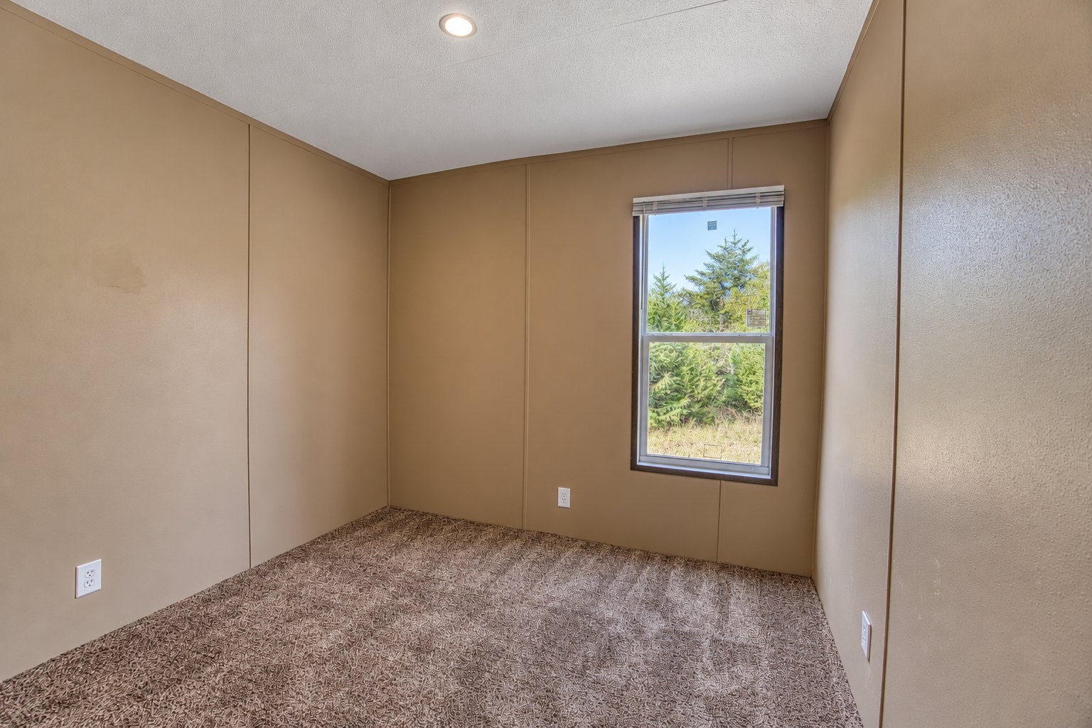 Bedroom with Window - 332707 E Caprock Dr, Wellston OK