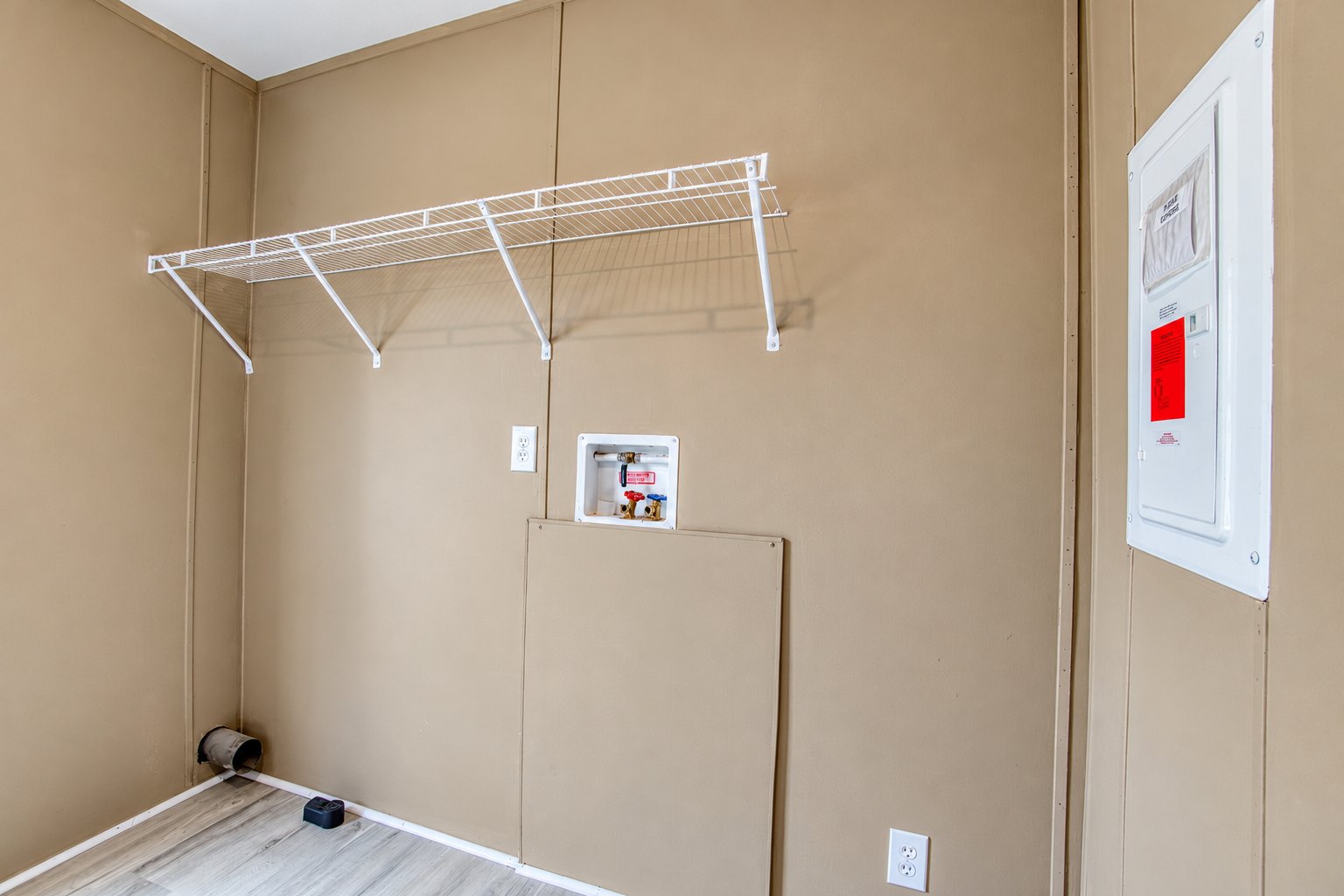 Laundry Room with Washer-Dryer Hookups - 332707 E Caprock Dr, Wellston OK