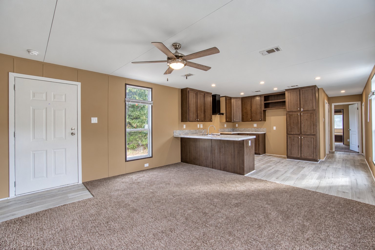 Living Room Open to Kitchen - 332707 E Caprock Dr, Wellston OK