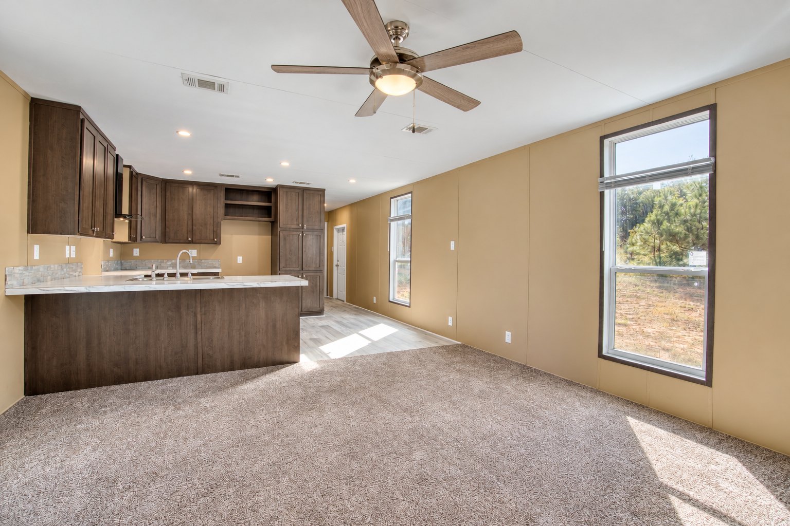 Living Room toward Kitchen - 332707 E Caprock Dr, Wellston OK