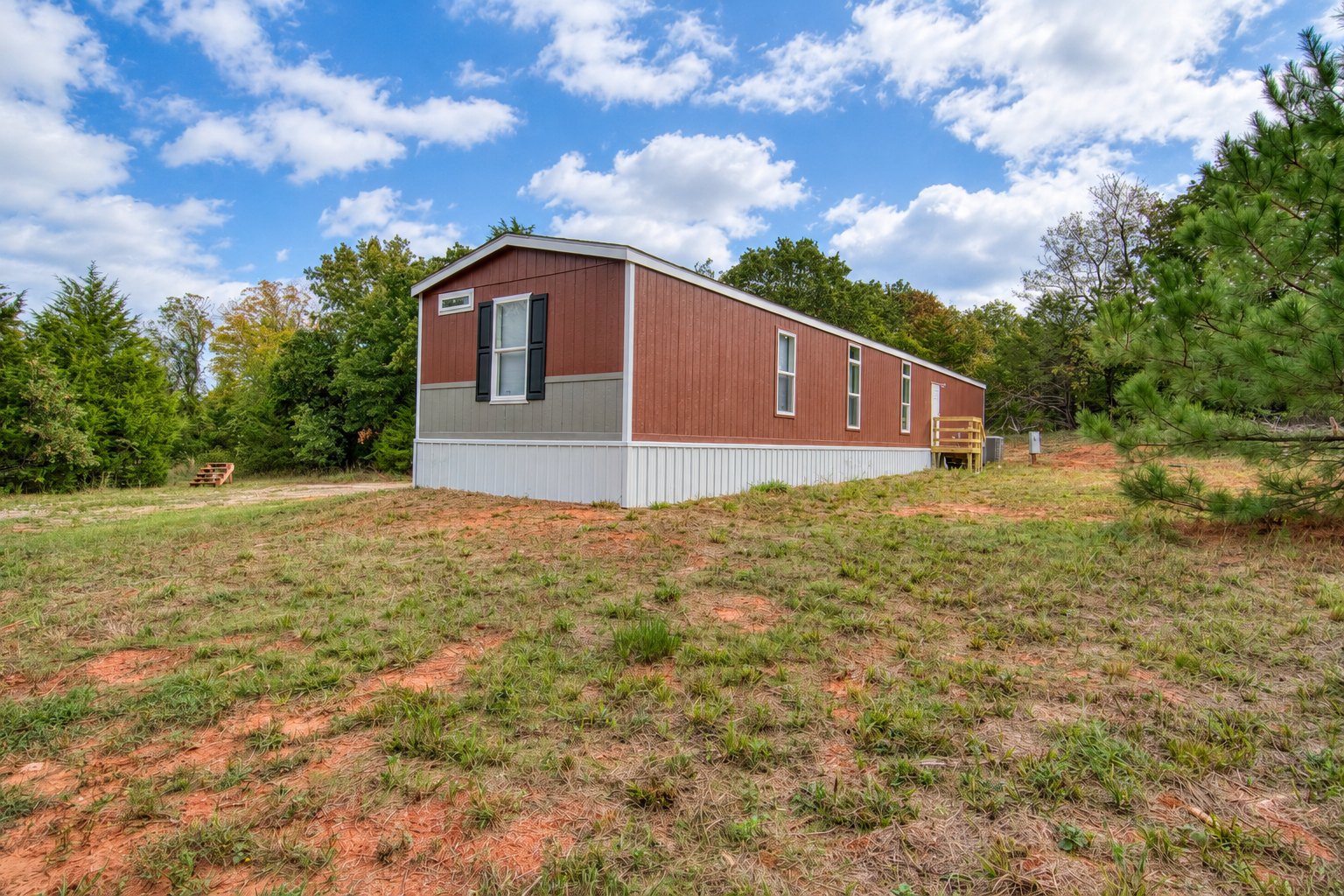 Side Exterior and Yard - 332707 E Caprock Dr, Wellston OK