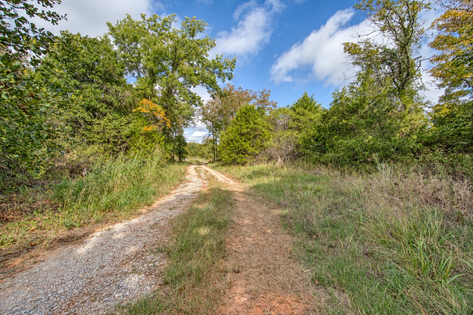 Wooded Gravel Drive - 332707 E Caprock Dr, Wellston OK