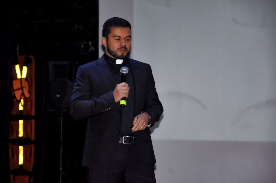 padre hablando de la IA