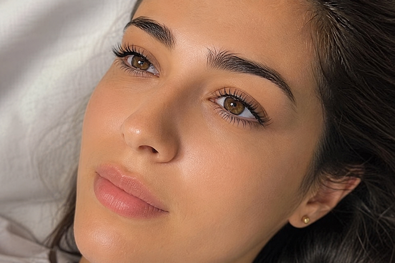 Classic eyelash extensions at LAVŌGUE