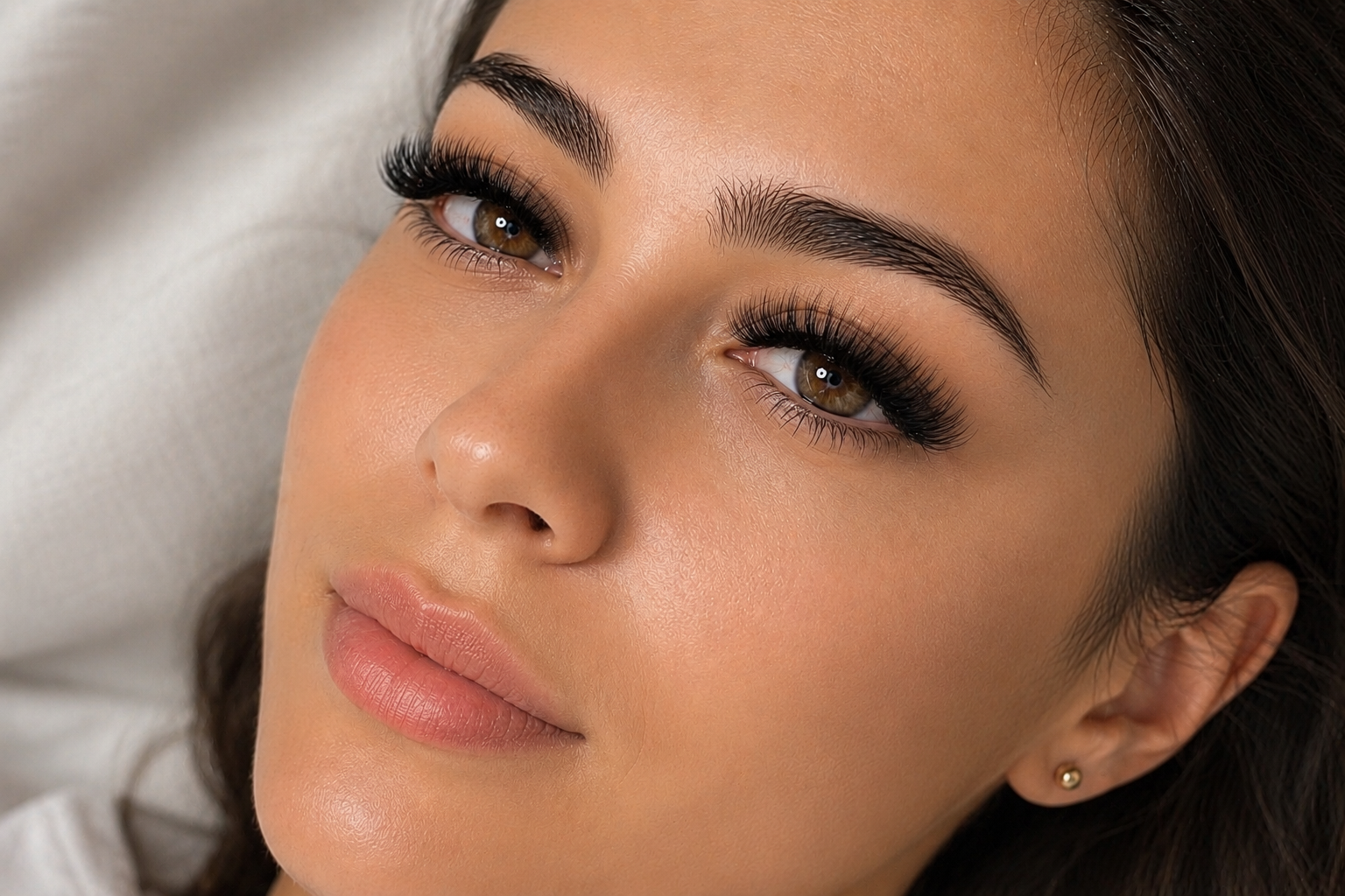 Mega Volume eyelash extensions at LAVŌGUE
