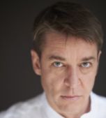 Clique para editar a imagem Stefan Geiger, regente