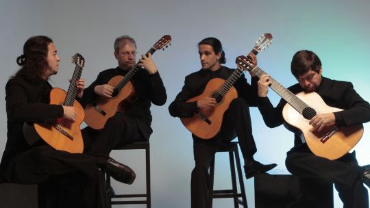 Quaternaglia Guitar Quartet