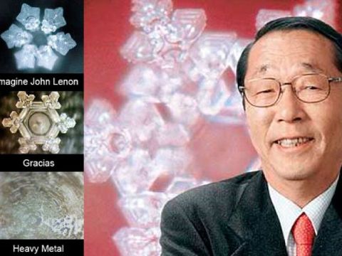 Click to edit image Masaru Emoto, japanski naučnik, istraživao uticaj misli i osećanja na kristalnu strukturu vode.