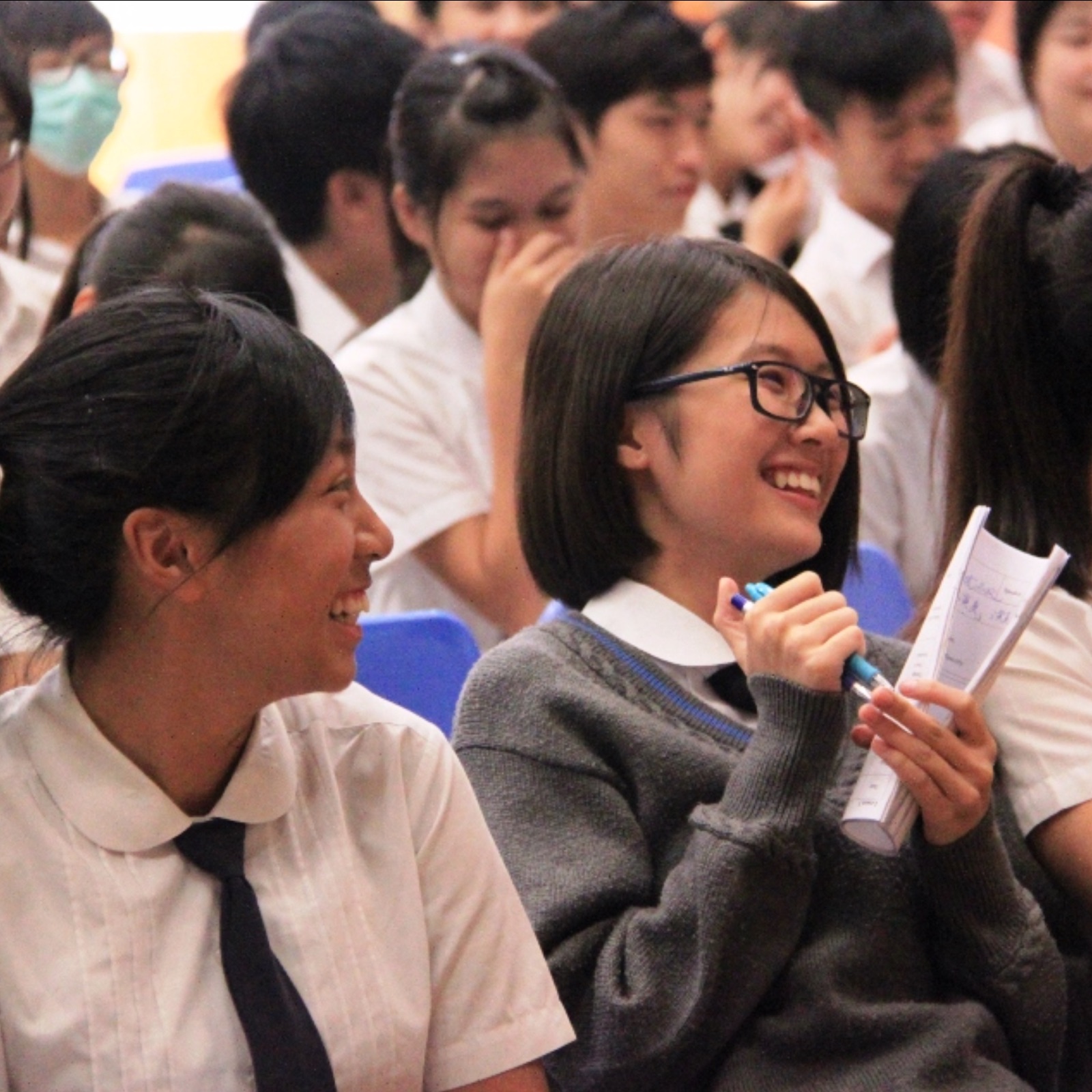 讓同學參與製作戲劇，訓練共通能力、聆聽合作，全面增強學生個人技巧