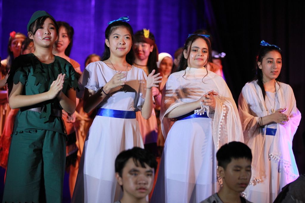 從不知雙手放到哪裡，到舉手投足充滿美感，加入個人想法，所得比想像更多。