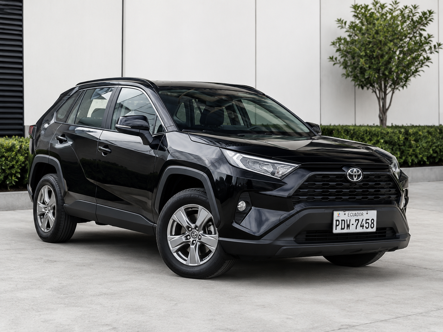 Toyota RAV4 disponible en RCG